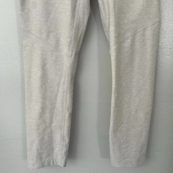 Outdoor Voices 3/4 Warm Up Leggings - Picture 4 of 8